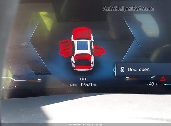 5UX13EU07S9X39656 2025 BMW X5 White Widok tylnych siedzeń