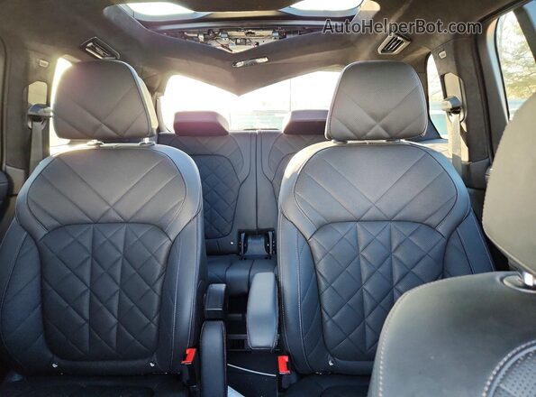 5UX23EM02S9W23009 2025 BMW X7 White Вид задніх сидінь