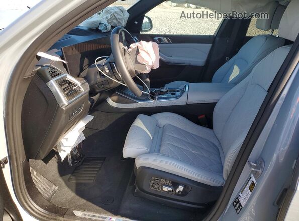 5UX23EM02S9Y44089 2025 BMW X7 Gray Widok wnętrza z przodu