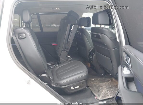5UX23EM05S9Z99591 2025 BMW X7 White Vista de la etiqueta del VIN