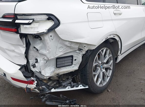 5UX23EM05S9Z99591 2025 BMW X7 White Vista frontal
