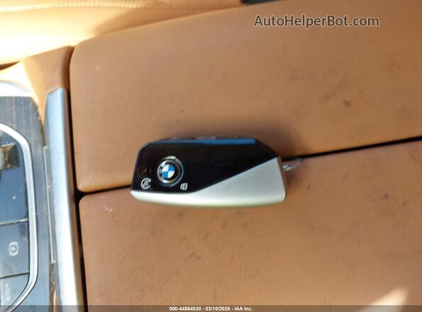5UX23EM06R9T68486 2024 BMW X7 Black Vista del salpicadero