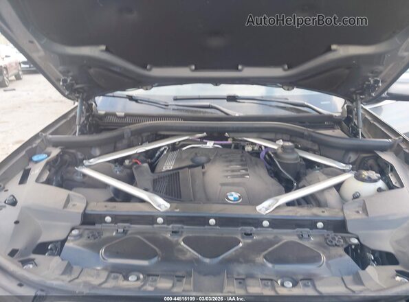 5UX23EM06R9V50477 2024 BMW X7 Gray Вид ззаду