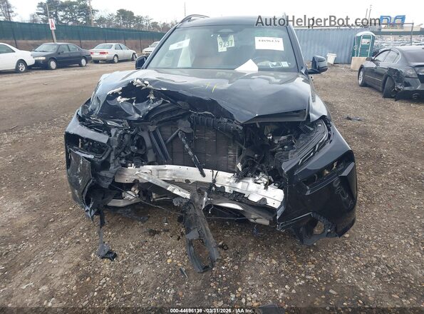 5UX23EM07P9R93153 2023 BMW X7 Black Front view