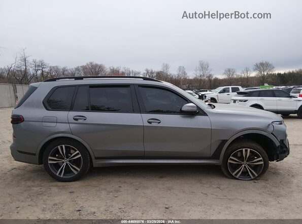 5UX23EM08S9Y80420 2025 BMW X7 Серый Вид задней части салона