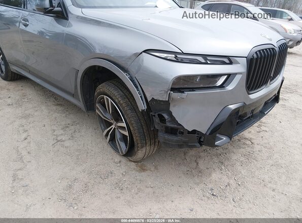 5UX23EM08S9Y80420 2025 BMW X7 Серый Вид спереди