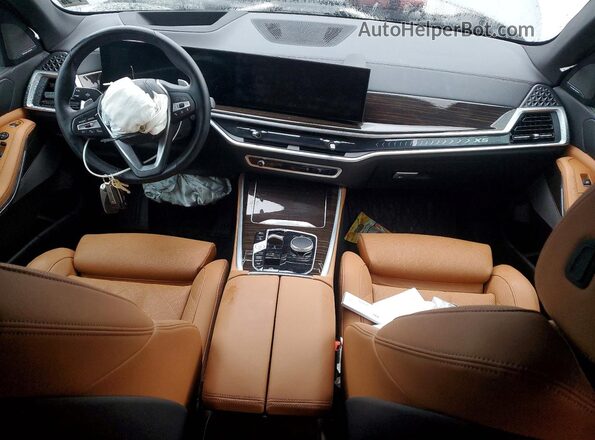 5UX23EU00S9W29598 2025 BMW X5 Gray Widok deski rozdzielczej