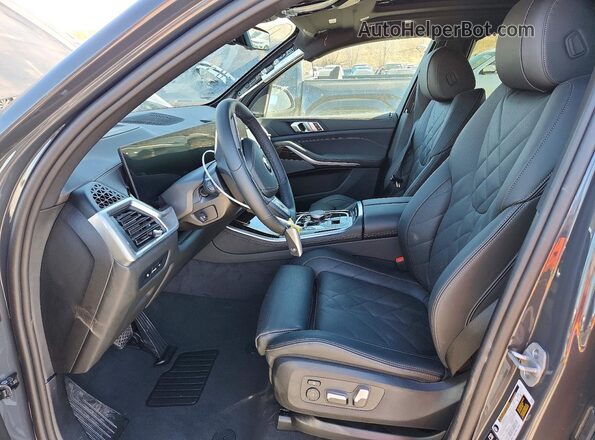 5UX23EU02T9165750 2026 BMW X5 Серый Вид салона спереди