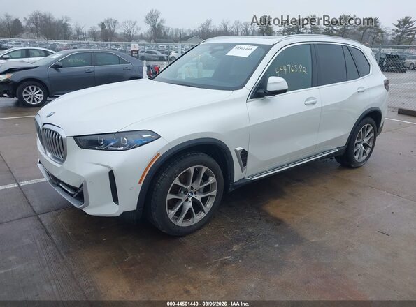 5UX23EU05R9W11205 2024 BMW X5 Белый Передняя левая четверть