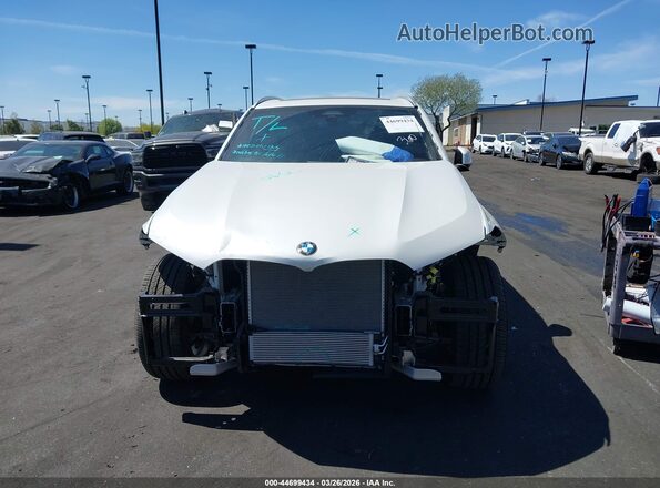 5UX23EU06S9W37849 2025 BMW X5 White Widok wnętrza z tyłu