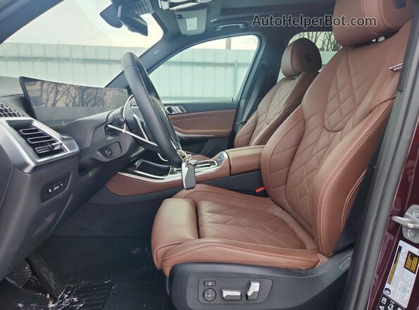 5UX23EU07R9V74397 2024 BMW X5 Фиолетовый Вид салона спереди