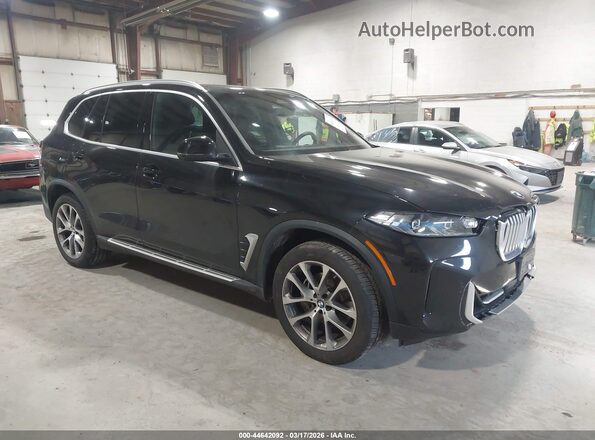 5UX23EU09T9101995 2026 BMW X5 Черный Передняя правая четверть