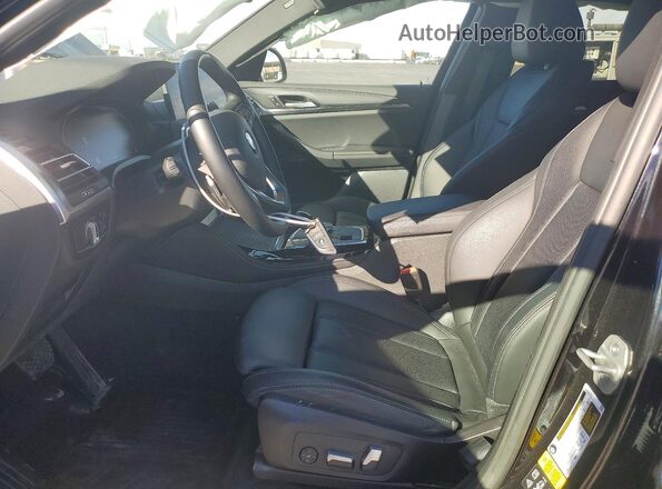 5UX33DT01P9P09757 2023 BMW X4 Black Widok wnętrza z przodu