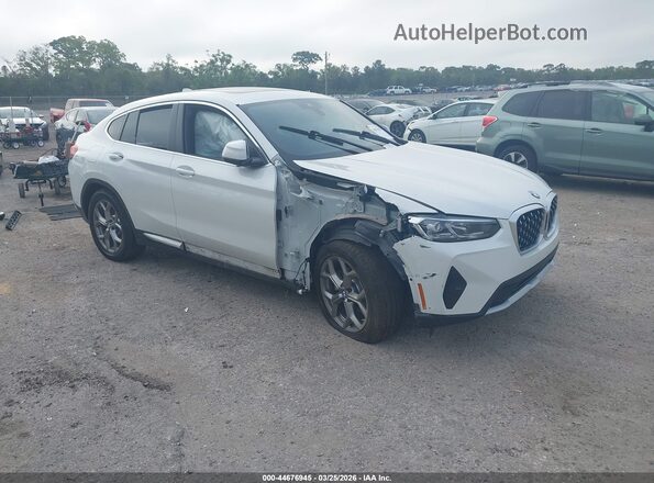5UX33DT0XR9X21070 2024 BMW X4 Белый Передняя правая четверть