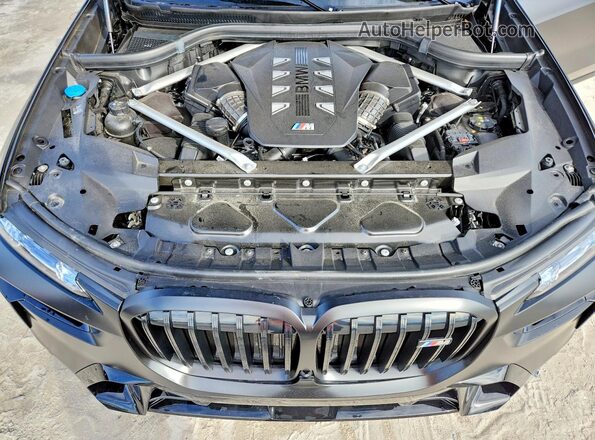 5UX33EM05S9Z32008 2025 BMW X7 Black Vista del compartimento del motor
