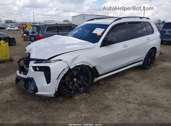 5UX33EM06P9R31800 2023 BMW X7 White Առջևի ձախ երեք քառորդ տեսարան