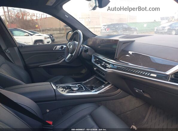 5UX33EM0XS9W22906 2025 BMW X7 Черный Вид салона спереди