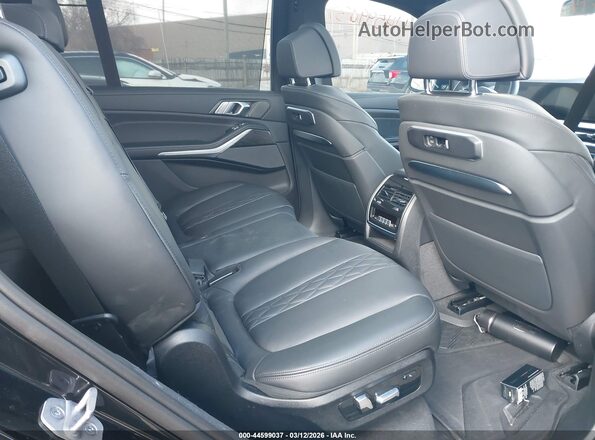 5UX33EM0XS9W22906 2025 BMW X7 Черный Вид наклейки с VIN-кодом