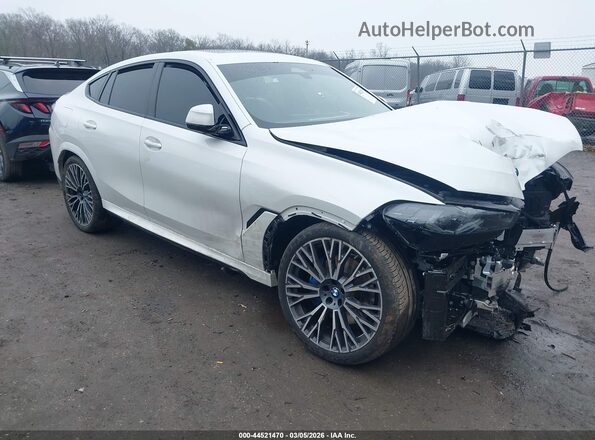 5UX33EX08S9006214 2025 BMW X6 Белый Передняя правая четверть