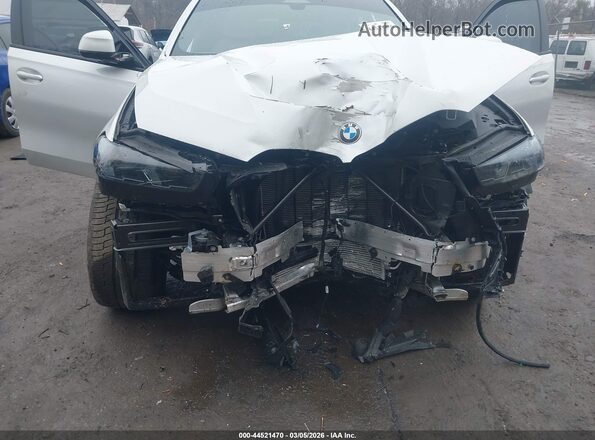5UX33EX08S9006214 2025 BMW X6 Белый Вид спереди