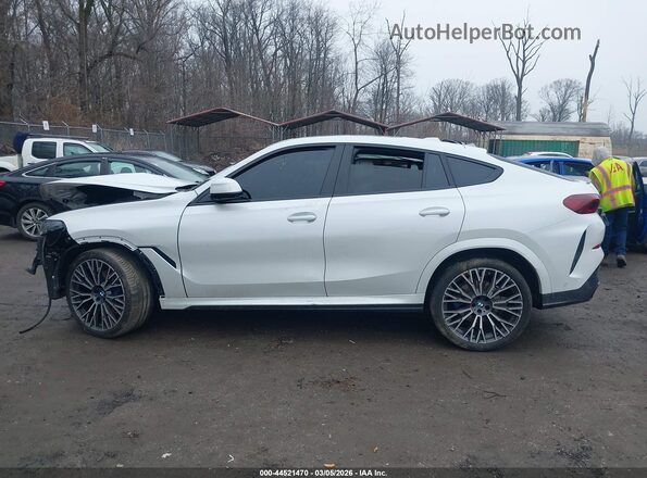 5UX33EX08S9006214 2025 BMW X6 Белый Вид задней части салона