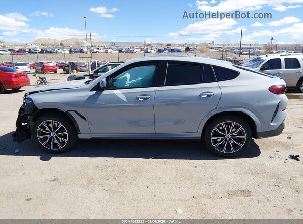 5UX33EX09T9232103 2026 BMW X6 Gray Widok wnętrza z tyłu