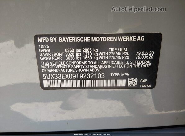 5UX33EX09T9232103 2026 BMW X6 Gray Widok komory silnika