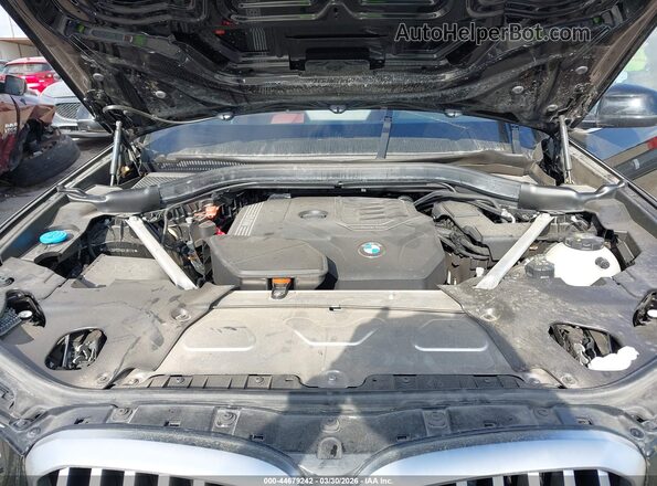 5UX43DP00R9X38779 2024 BMW X3 Черный Вид сзади