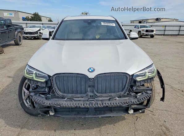 5UX43DP02N9J82095 2022 BMW X3 White Widok z przodu
