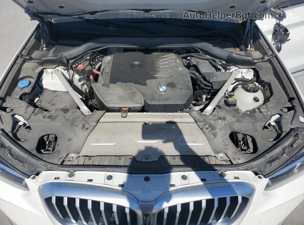 5UX43DP04P9N79875 2023 BMW X3 White Widok komory silnika
