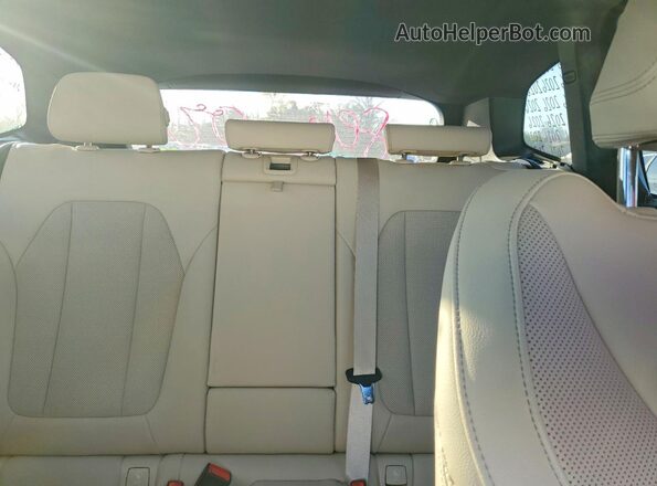 5UX43DP05N9M96467 2022 BMW X3 White Vista de los asientos traseros