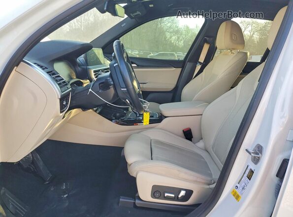 5UX43DP05N9M96467 2022 BMW X3 White Vista interior delantera