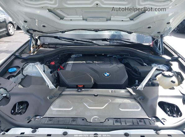 5UX43DP05R9V81640 2024 BMW X3 White Vista trasera
