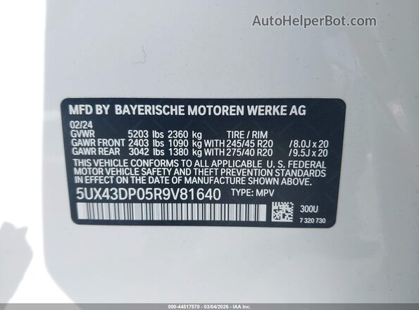 5UX43DP05R9V81640 2024 BMW X3 White Vista del compartimento del motor
