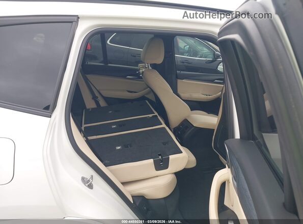5UX43DP05R9X17149 2024 BMW X3 White Vista de la etiqueta del VIN
