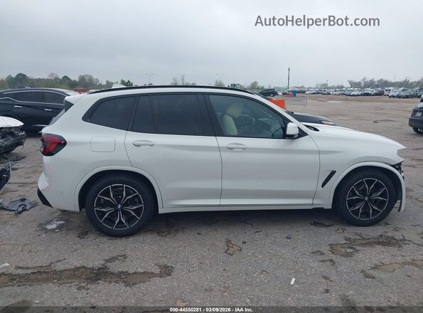 5UX43DP05R9X17149 2024 BMW X3 White Vista interior de 360 grados