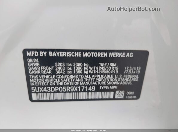 5UX43DP05R9X17149 2024 BMW X3 White Vista del compartimento del motor