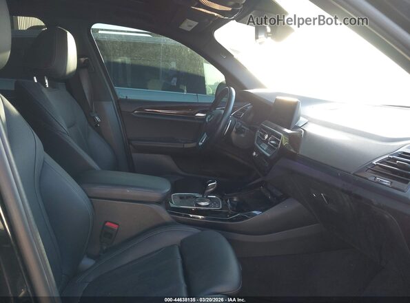 5UX43DP07P9R83575 2023 BMW X3 Черный Вид салона спереди
