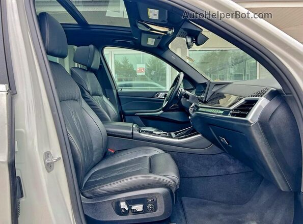 5UX43EU00S9Y02982 2025 BMW X5 Белый Вид сзади