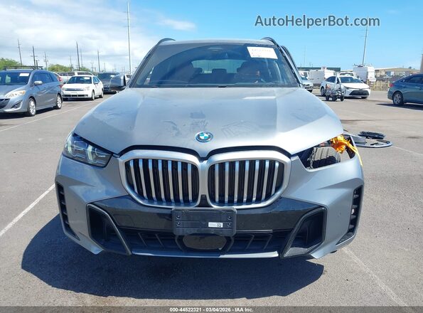5UX43EU01R9S63167 2024 BMW X5 Серебряный Вид задней части салона