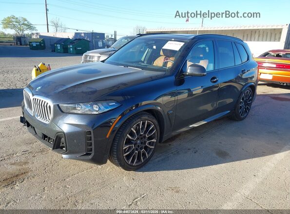 5UX43EU02S9Z67920 2025 BMW X5 Черный Передняя левая четверть