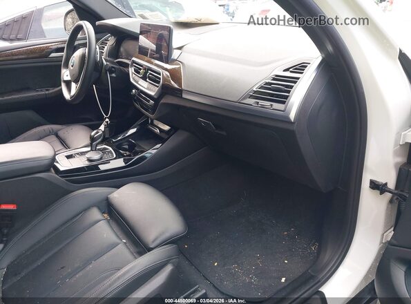 5UX53DP03P9P98251 2023 BMW X3 White Vista interior delantera