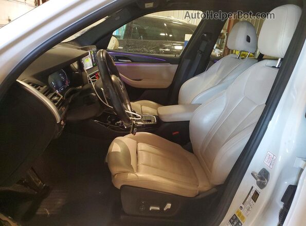 5UX53DP04N9K52295 2022 BMW X3 White Вид салону спереду