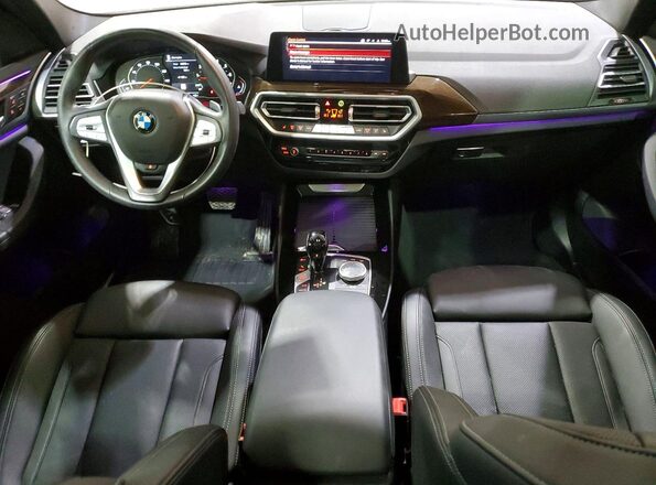 5UX53DP06N9K11800 2022 BMW X3 White Vista del salpicadero