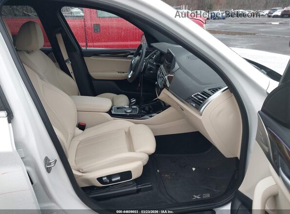 5UX53DP07N9M68027 2022 BMW X3 White Widok wnętrza z przodu