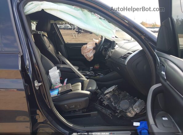 5UX53DP08R9W66329 2024 BMW X3 Черный Вид салона спереди