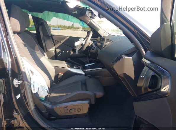 5UX53GP04S9Z73987 2025 BMW X3 Black Widok wnętrza z przodu
