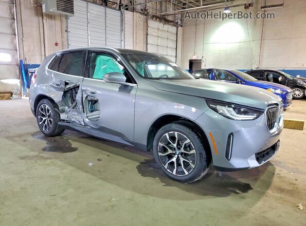 5UX53GP05S9091808 2025 BMW X3 Серебряный Передняя правая четверть