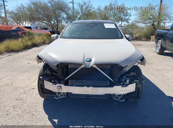 5UX53GP09S9Y81418 2025 BMW X3 Cream Widok z przodu
