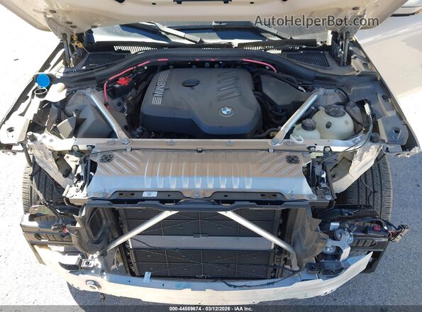 5UX53GP09S9Y81418 2025 BMW X3 Cream Widok z tyłu